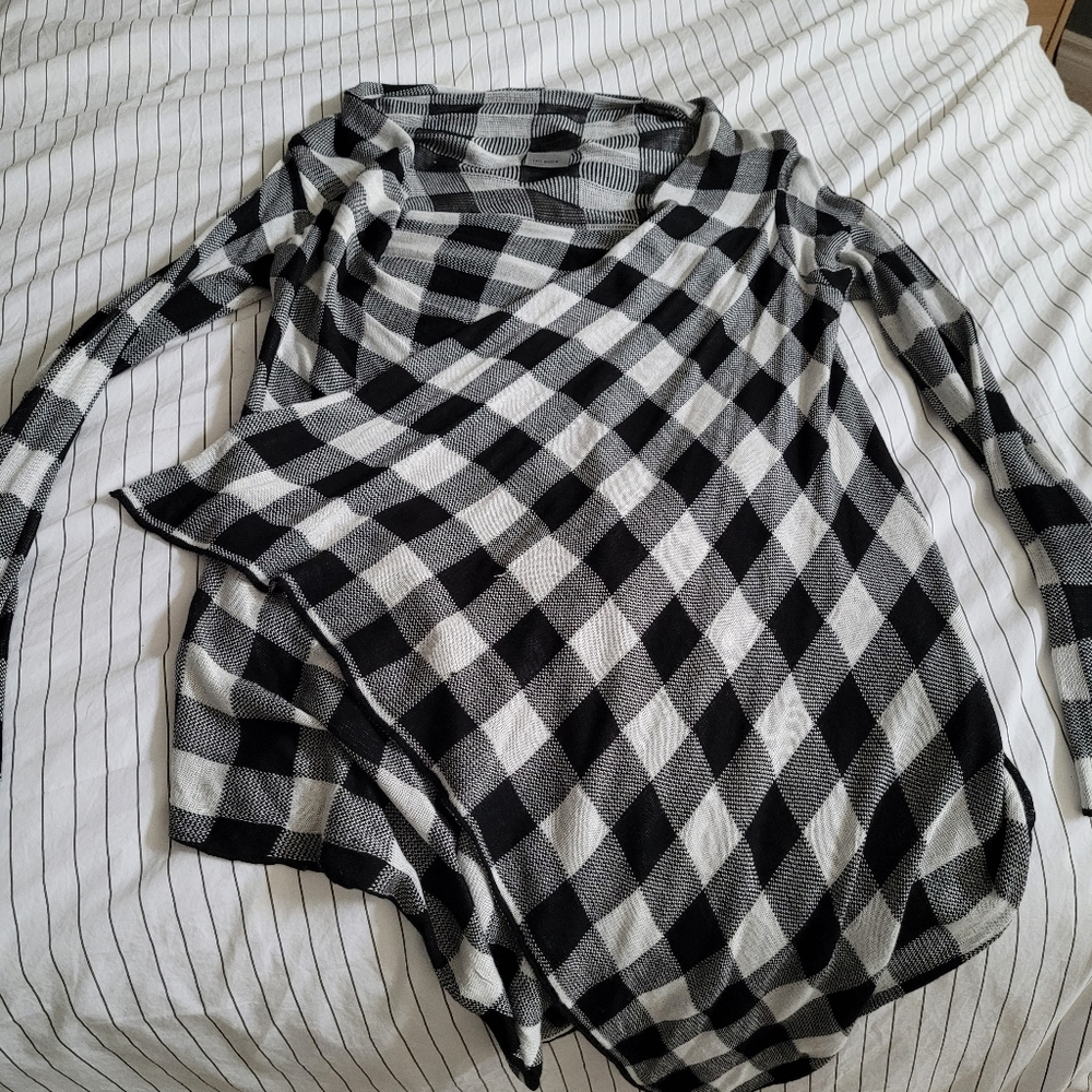 Black and white checked hang sweater